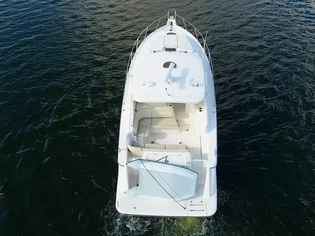 Tiara Yachts 3900 Sovran