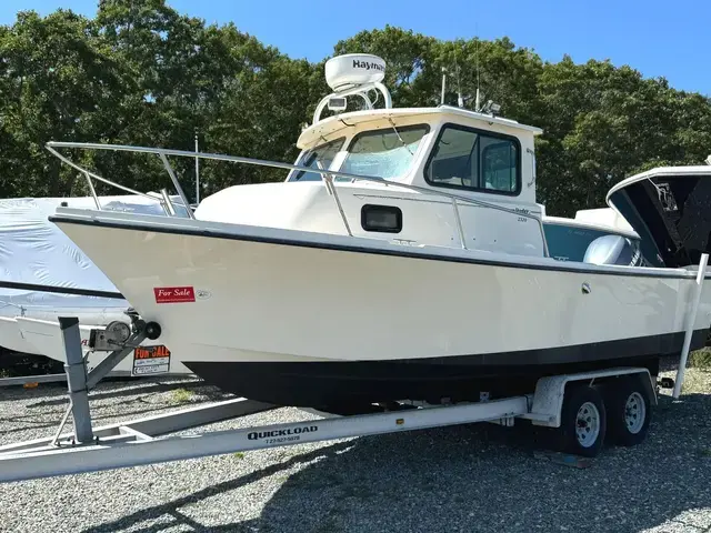 Parker 2320 Sport Cabin