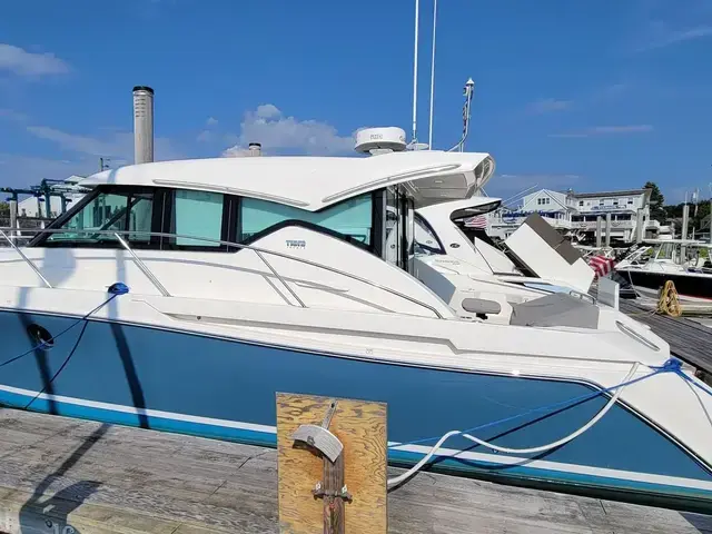 Tiara Yachts 39