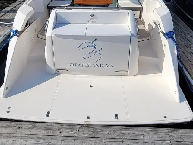 Tiara Yachts 39