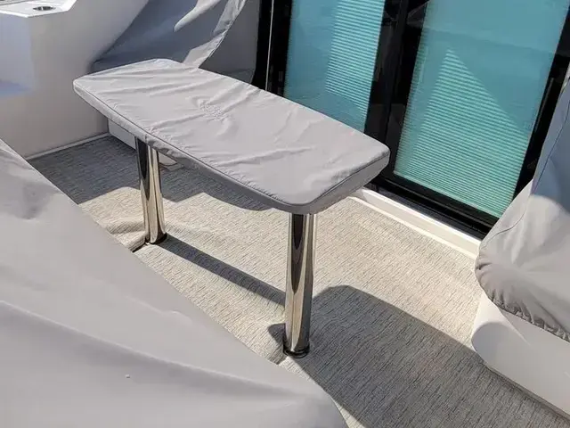 Tiara Yachts 39