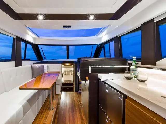 Tiara Yachts 39