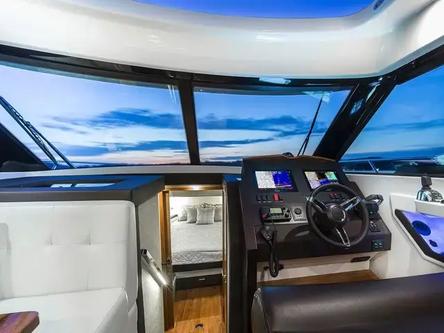 Tiara Yachts 39