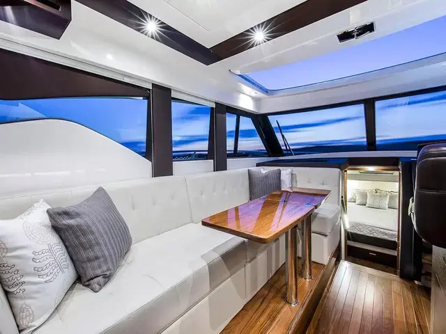 Tiara Yachts 39