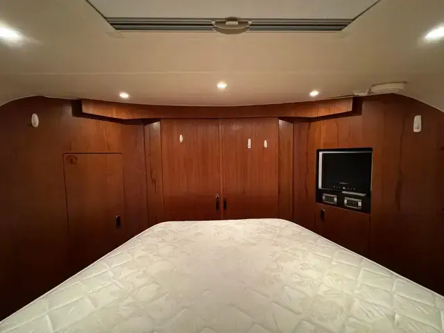 Tiara Yachts 3900 Sovran