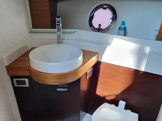 Tiara Yachts 39