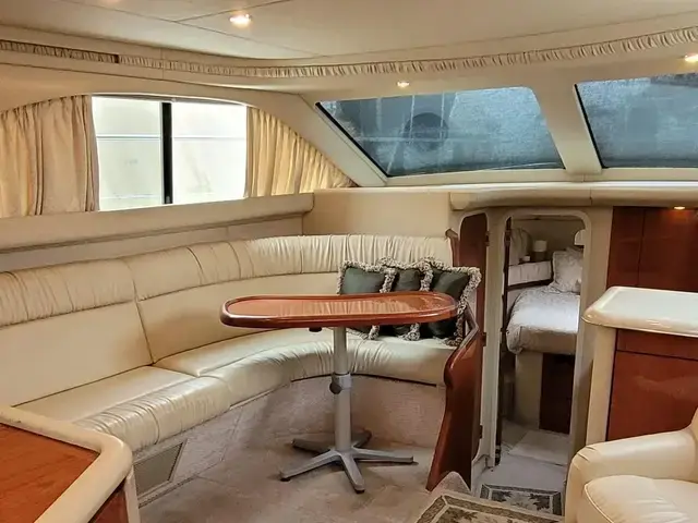 Sea Ray 38 AFT CABIN