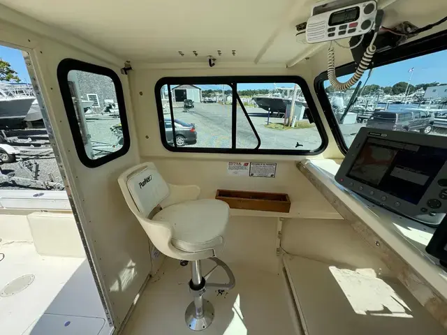 Parker 2320 Sport Cabin