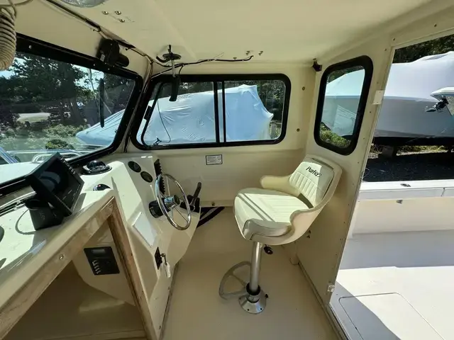 Parker 2320 Sport Cabin