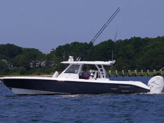 Everglades 395 Center Console