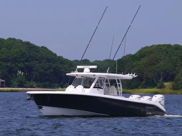 Everglades 395 Center Console