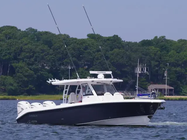 Everglades 395 Center Console