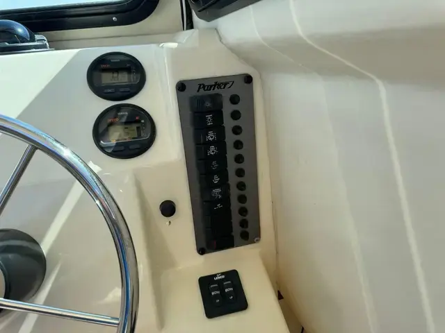 Parker 2320 Sport Cabin