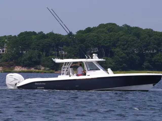 Everglades 395 Center Console