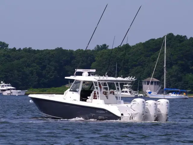 Everglades 395 Center Console