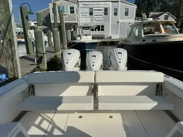 Everglades 395 Center Console