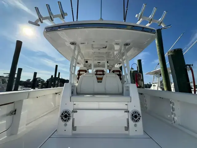 Everglades 395 Center Console