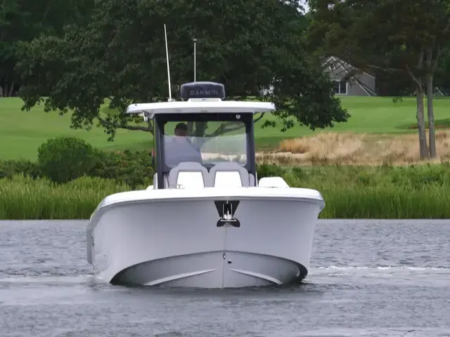 Everglades 315 Center Console