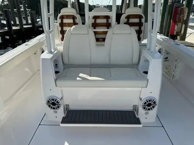 Everglades 395 Center Console