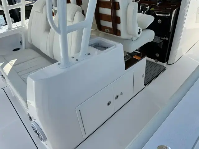 Everglades 395 Center Console