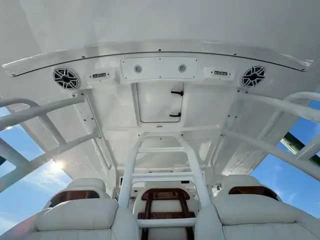 Everglades 395 Center Console