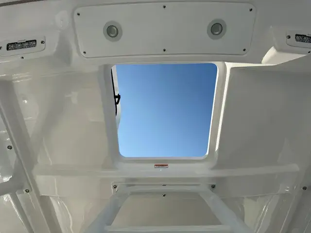 Everglades 395 Center Console