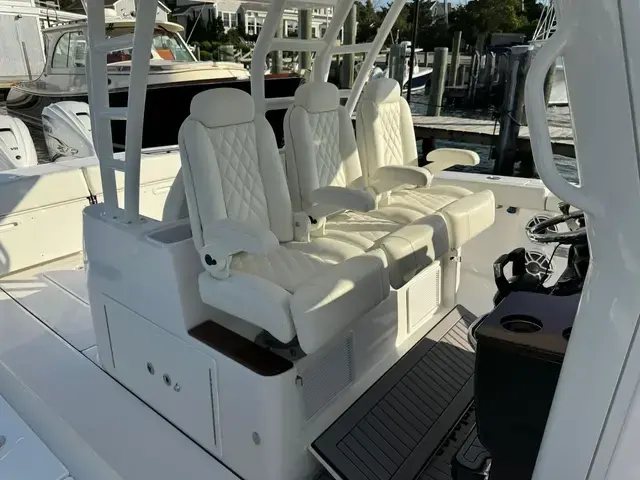 Everglades 395 Center Console