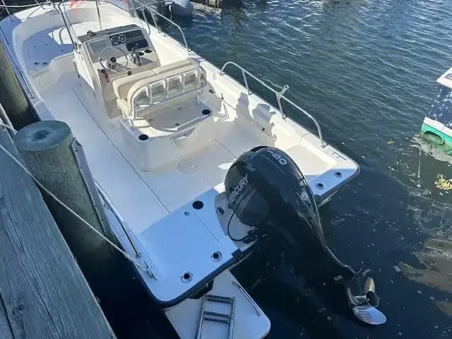 Boston Whaler 210 Montauk