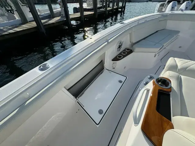 Everglades 395 Center Console