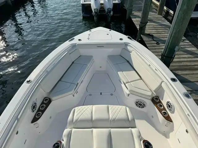 Everglades 395 Center Console