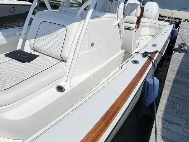 Valhalla Boatworks V-33 Center Console