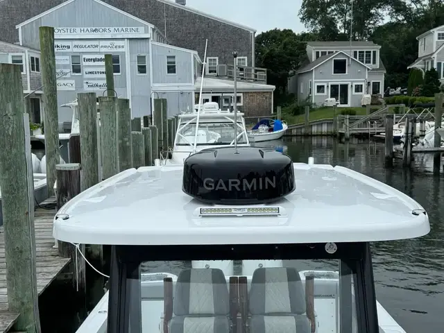 Everglades 315 Center Console