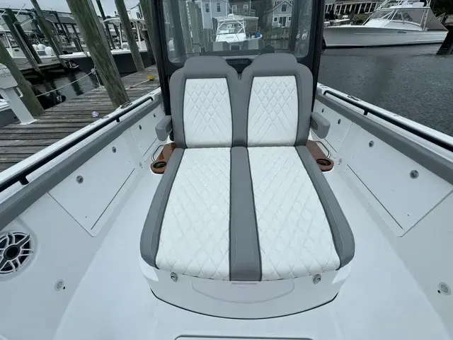 Everglades 315 Center Console