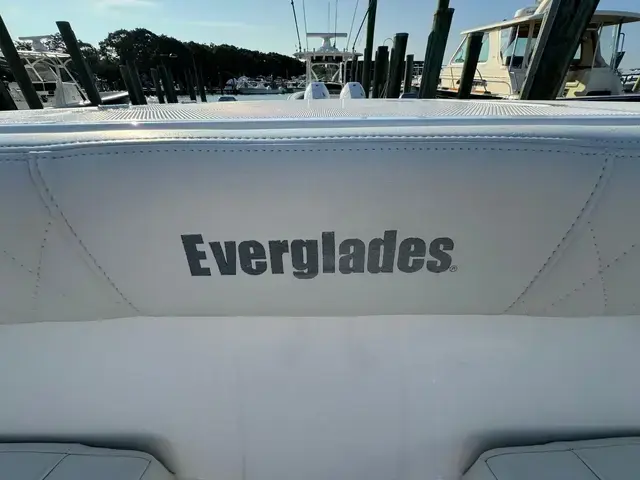 Everglades 395 Center Console