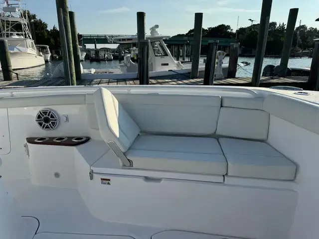 Everglades 395 Center Console