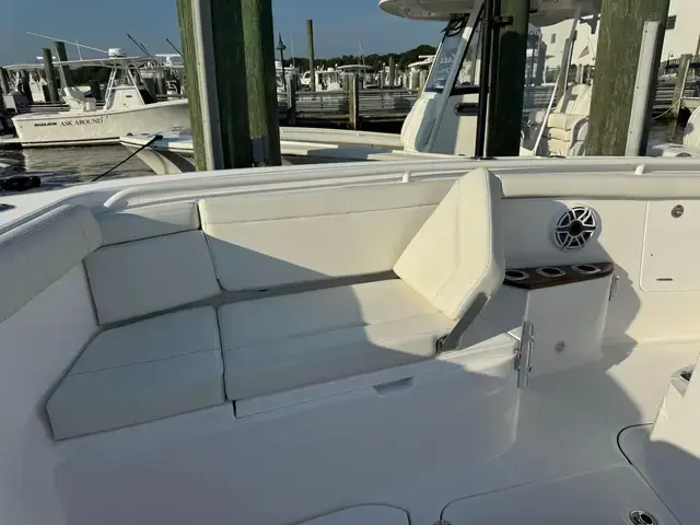 Everglades 395 Center Console