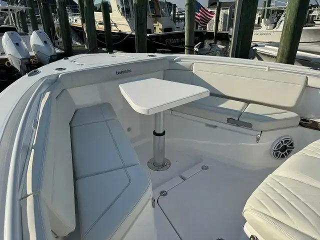 Everglades 395 Center Console