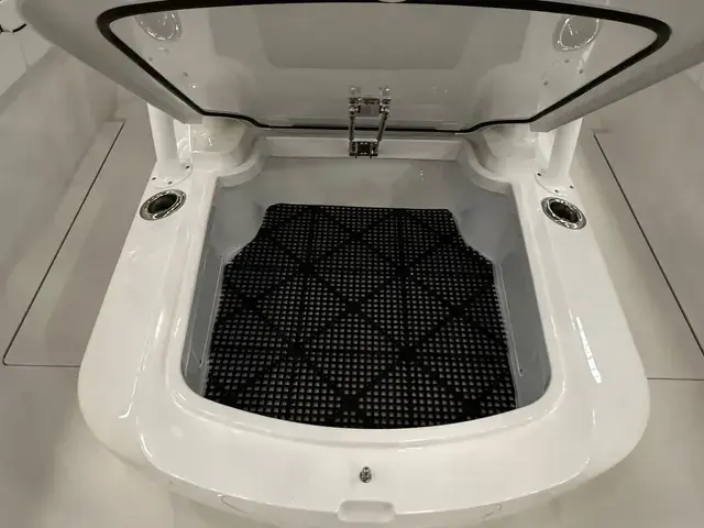 Valhalla Boatworks V-33 Center Console