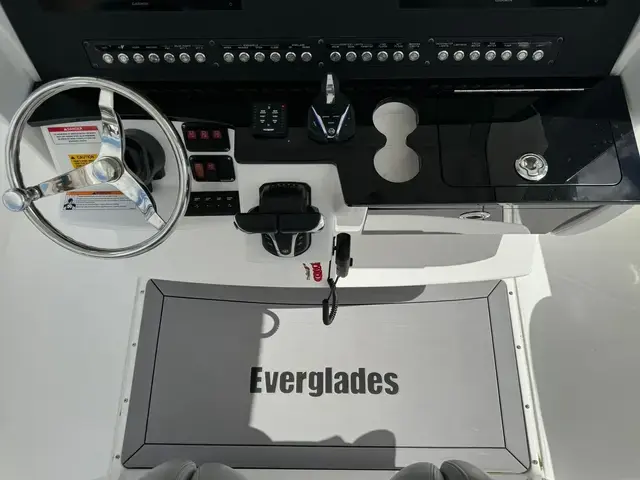 Everglades 365 Cc