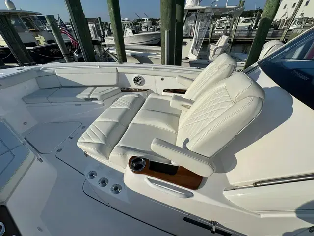 Everglades 395 Center Console