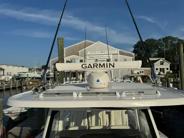 Everglades 395 Center Console