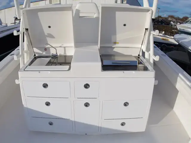 Regulator 41 Center Console