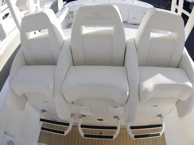 Regulator 41 Center Console