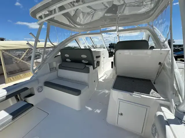 Albemarle 31 Dual Console