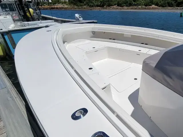 Regulator 41 Center Console