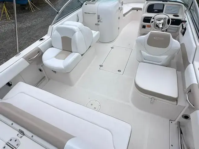 Robalo R227 Dual Console