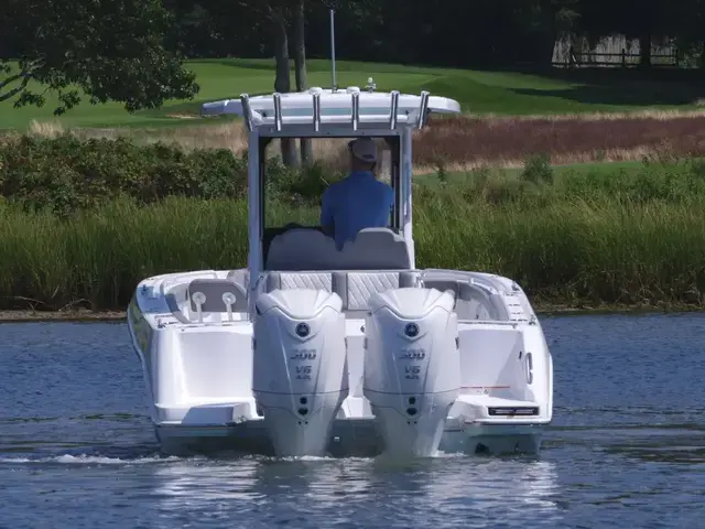 Everglades 285 Center Console