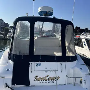 2004 Cruisers Yachts 320 Express