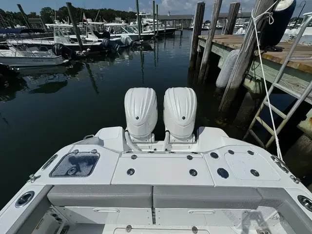 Everglades 285 Center Console