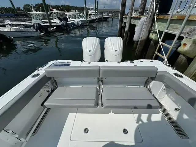 Everglades 285 Center Console